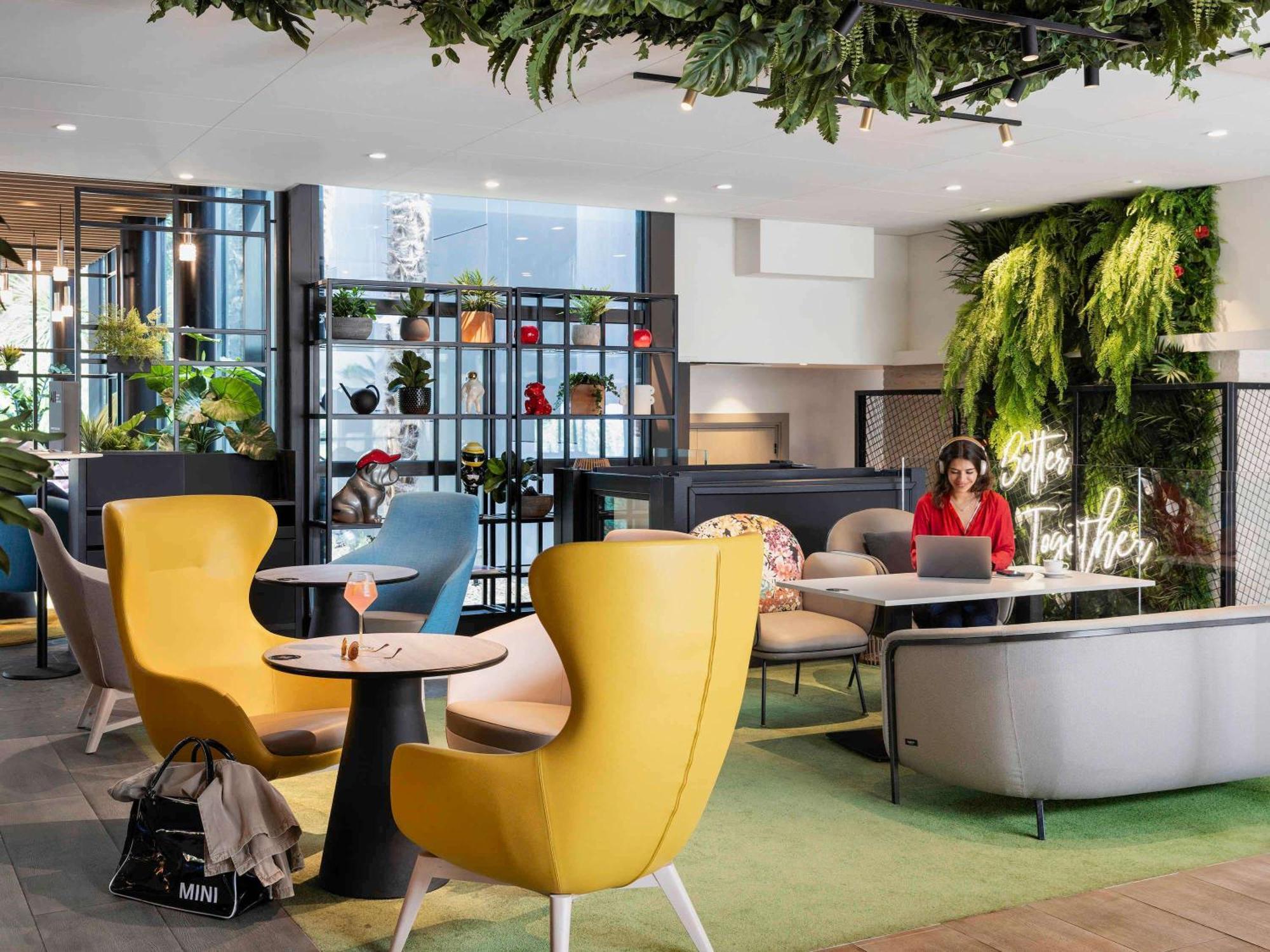 Novotel Rennes Alma Экстерьер фото
